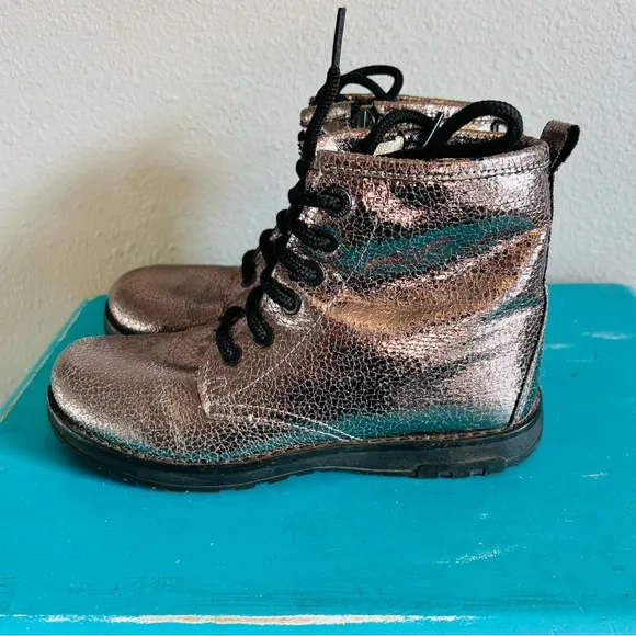 Primigi Girl’s Ariel Lace Up Industrial Style Booties Metallic Size 34 or 2.5